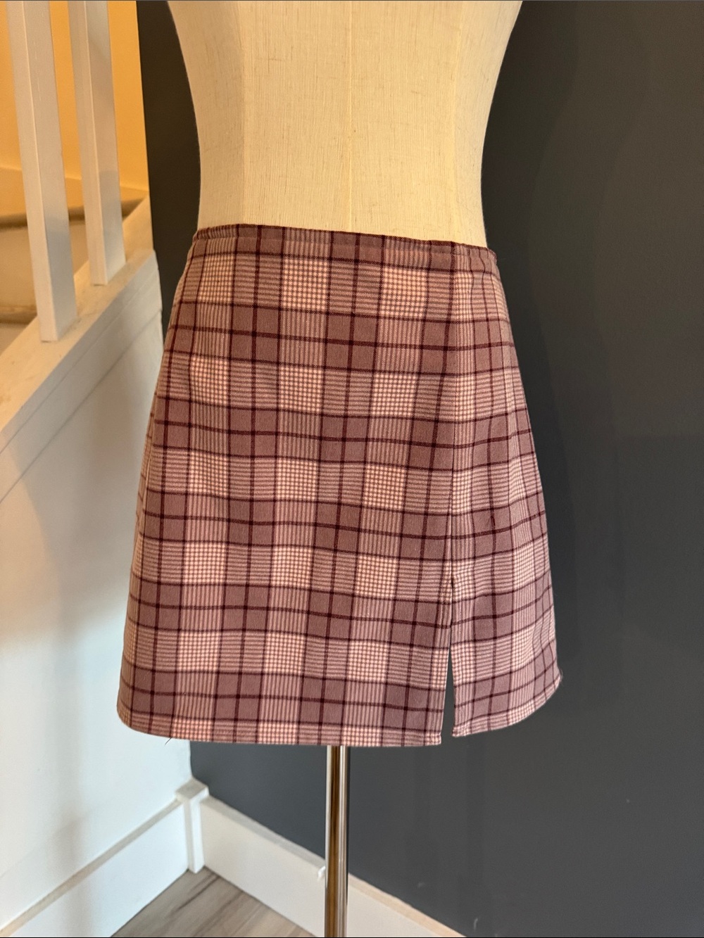 Sunday Best for Aritzia. Purple/Pink Plaid Skirt with front slit. Sz4
